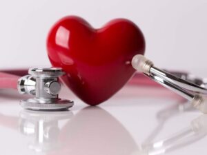 تپش قلب: بررسی علل، راه های درمان، پیشگیری و نحوه تشخیص